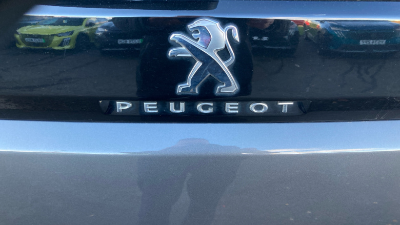 Peugeot 5008 1.2 PureTech Allure Premium+ 5dr Petrol Estate